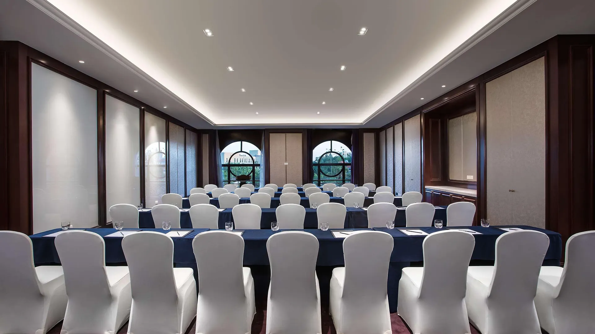 Radisson Blu Forest Manor Shanghai Hongqiao - Near Necc