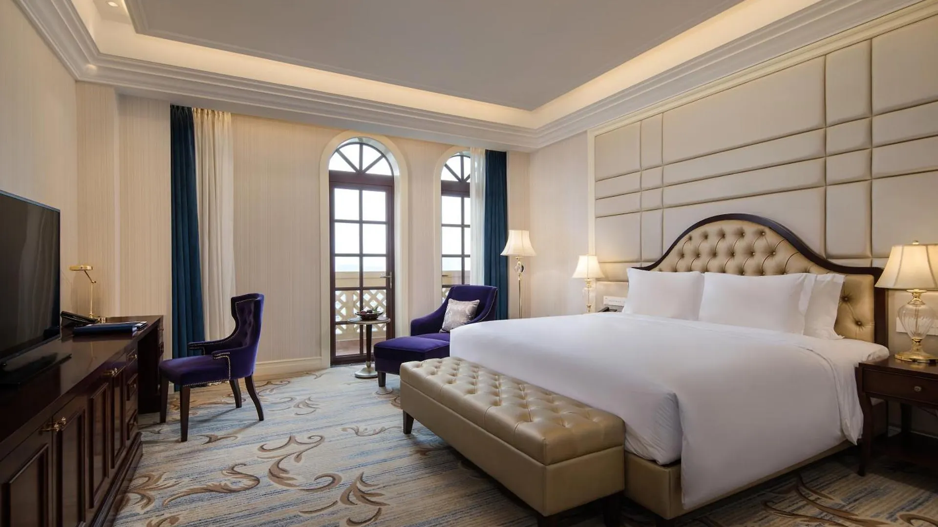 Radisson Blu Forest Manor Shanghai Hongqiao - Near Necc Hotel